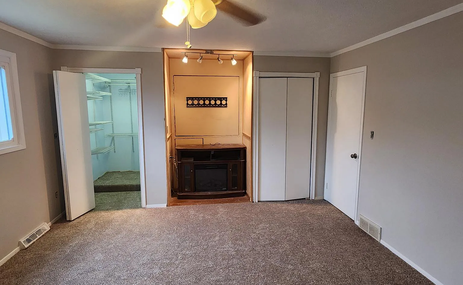 4245 Bennington Blvd — Photo 3