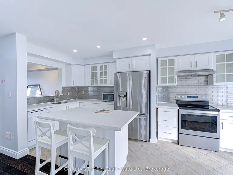 3105 Walkers Line — Photo 4