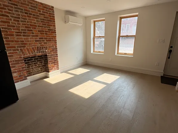 242 Albany Avenue image 1 of 10