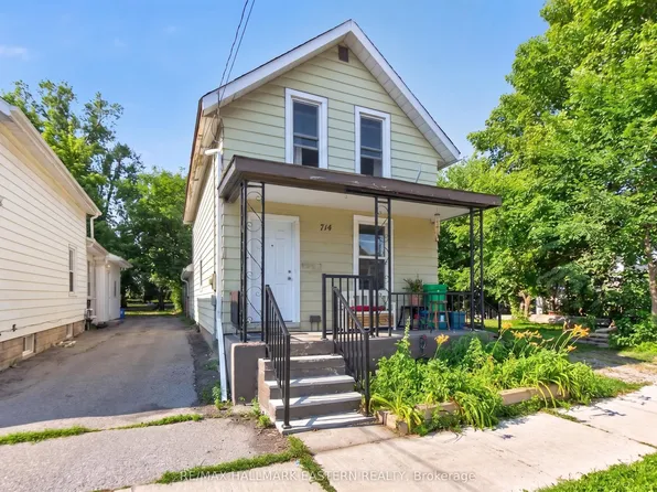 714 Chamberlain St, Peterborough, ON K9J 4M3