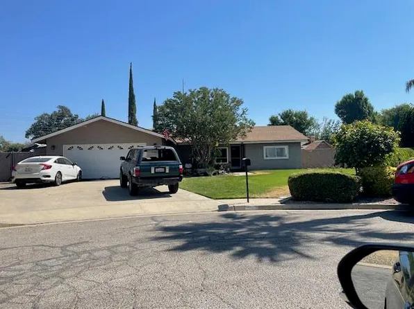 3700 S Mountain Court, Visalia, CA 93277