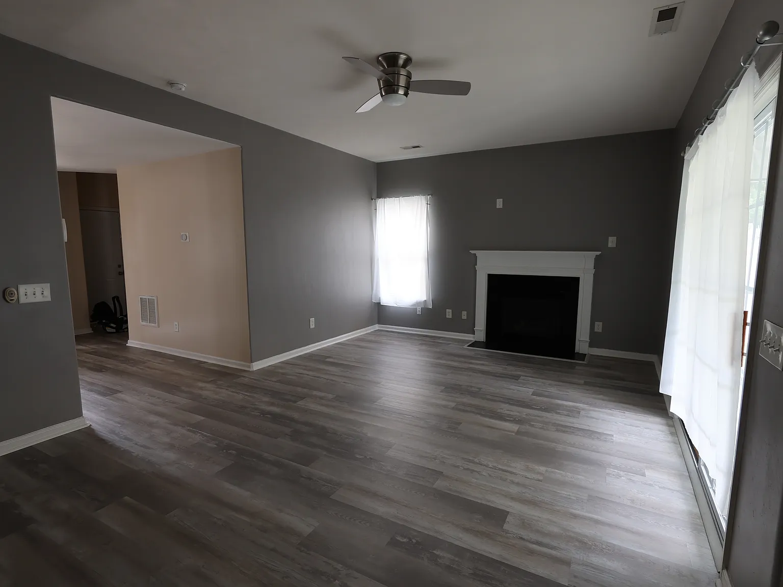 3 bed, 2.5 bath, 2343 sqft, $2,900 — Photo 3