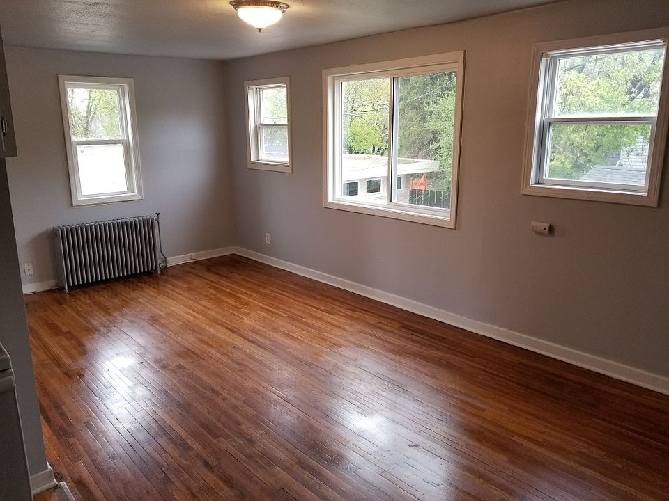 1st image of 630 10th St N APT 3