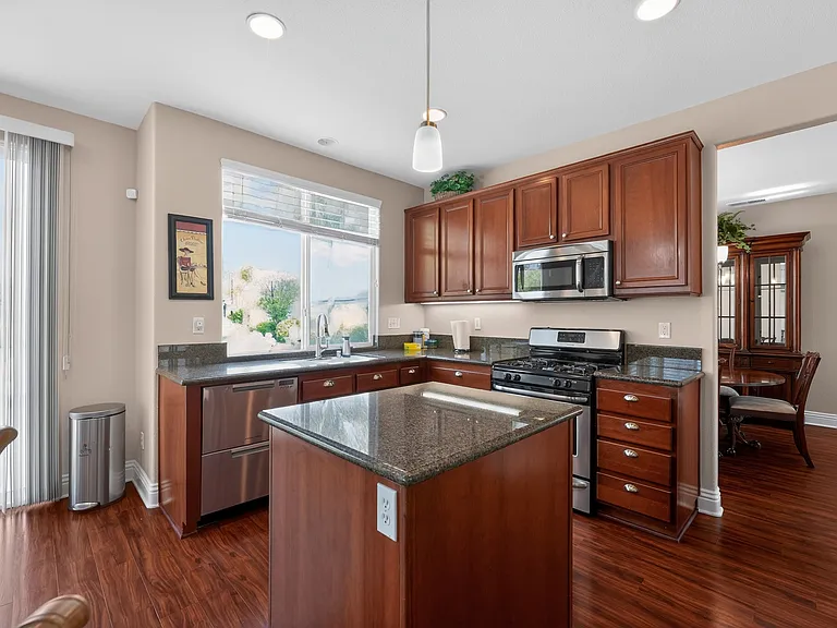 35920 Devonshire Ln — Photo 11