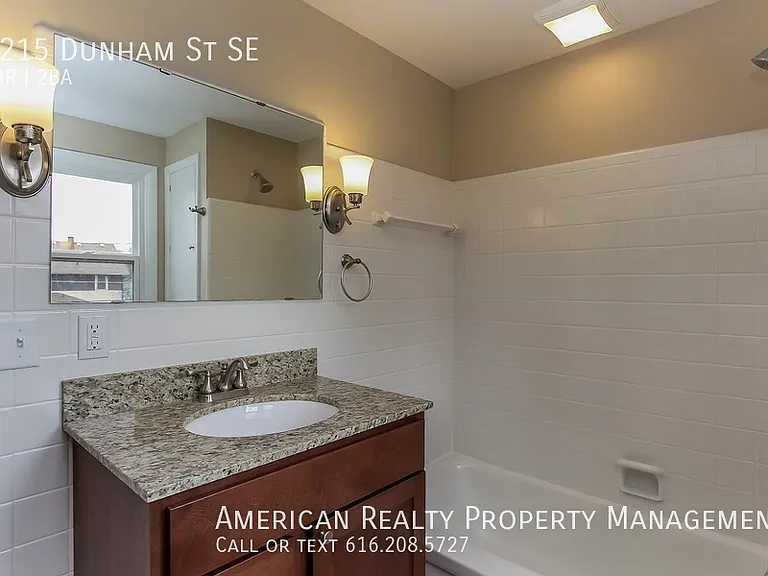 1215 Dunham St SE — Photo 12