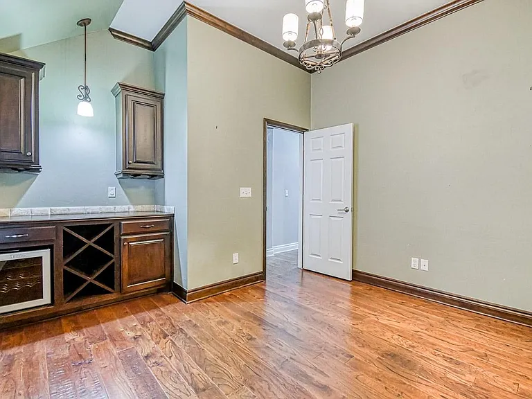 19208 Greenery Ln — Photo 22