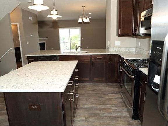 5th image of 11884 Emery Village Dr N