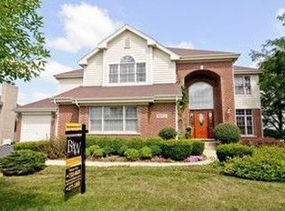 39W334 Washburn Dr, Geneva, IL 60134