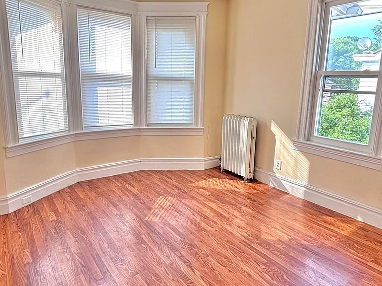 32 Harrison Ave — Photo 17