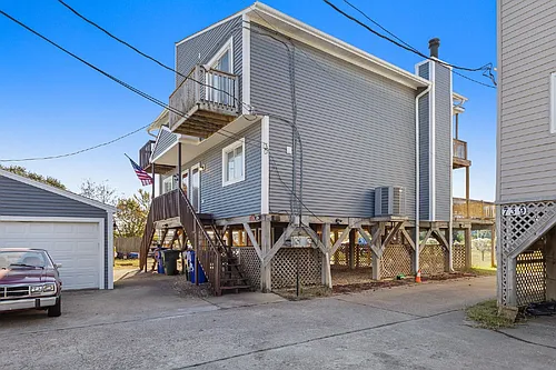 735 W Ocean View Ave #A Photo 1