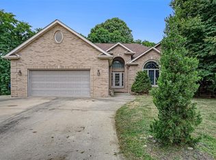 3 Chelsea Rd, Collinsville, IL 62234