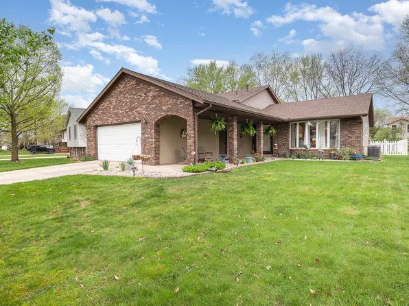 1046 Crabtree Ln, Chesterton, IN 46304