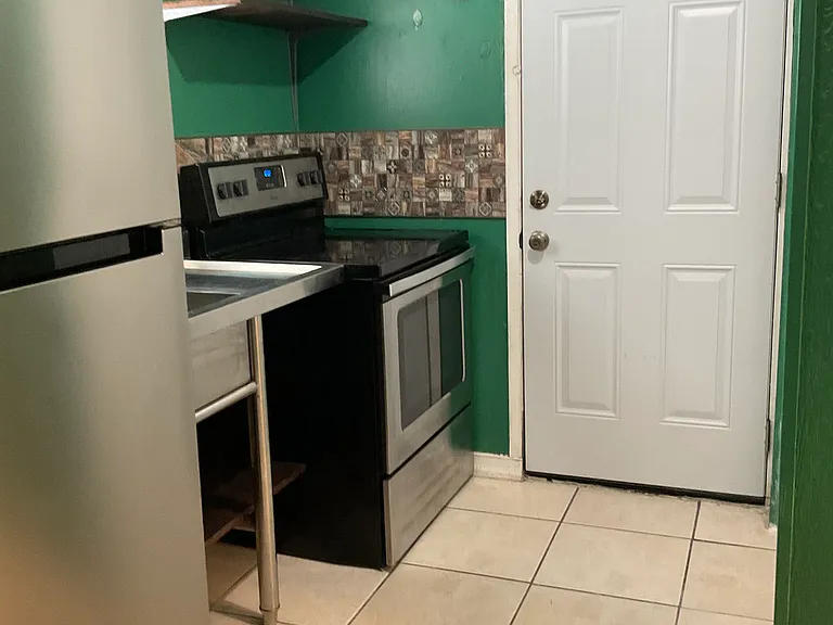 1513 W Rio Vista Ave #B — Photo 7