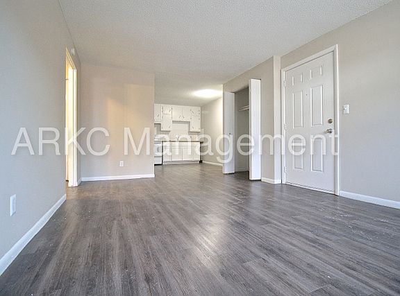 4th image of 4138 Fisher St