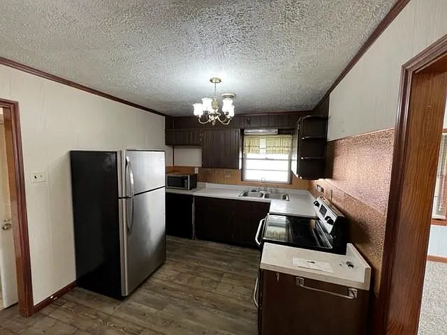 334 Main St — Photo 5