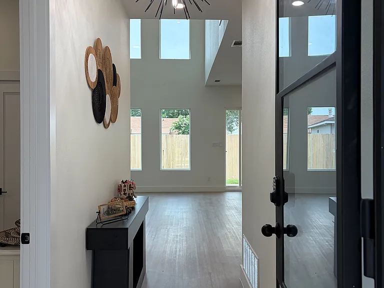 5200 Gibson Dr — Photo 2