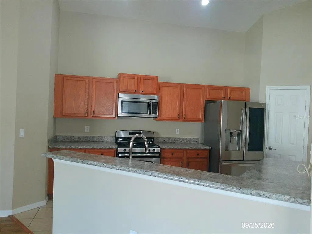 4 bed, 2.0 bath, 1816 sqft, $2,000 — Photo 4