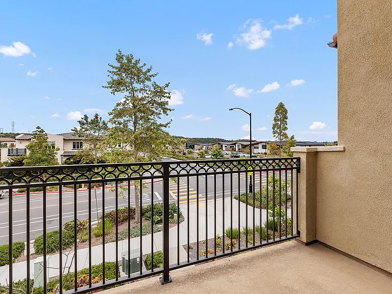 6640 Solterra Vista Pkwy — Photo 24