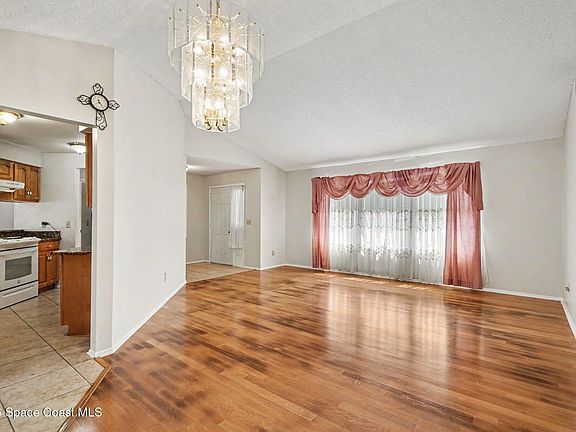 4th image of 1206 Glencove Ave NW