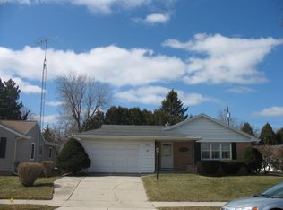 1201 Orchard Dr, Manitowoc, WI 54220