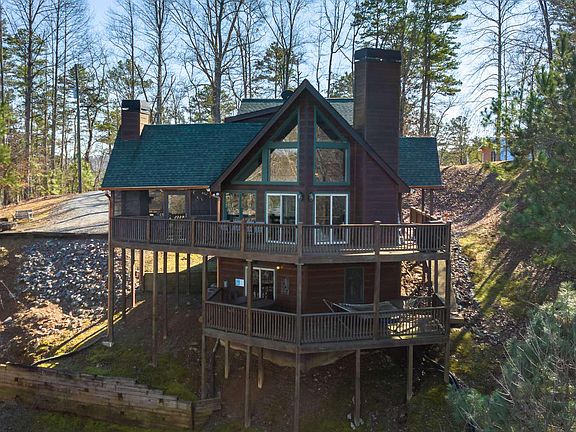 4th image of 290 Fleur Ln