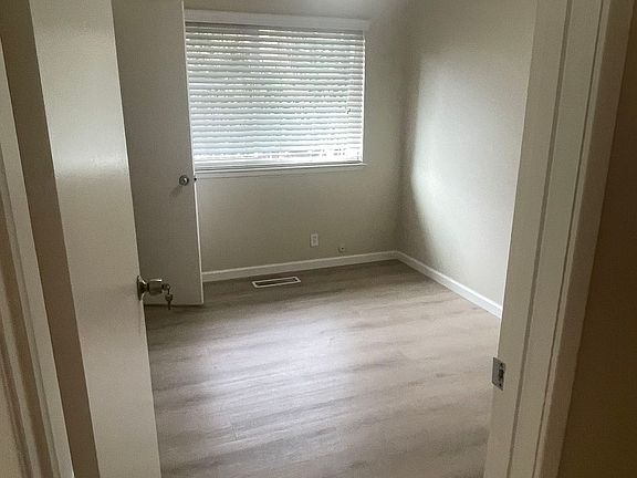 4th image of 10193 Miller Ave