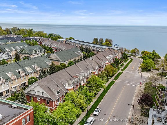 3rd image of 12 Saint Lawrence Dr E