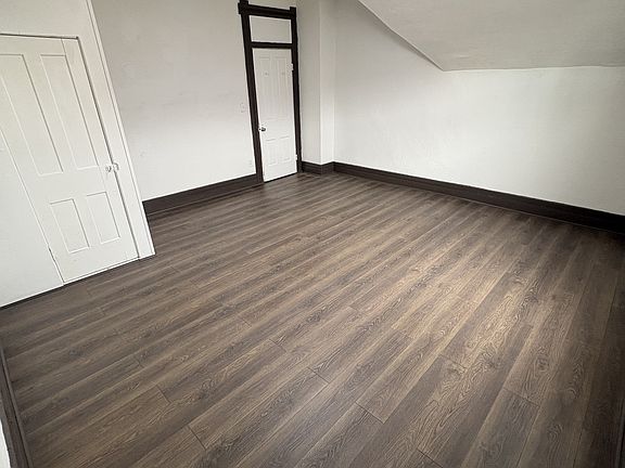 2nd image of 253 W Morrison St Unit 2