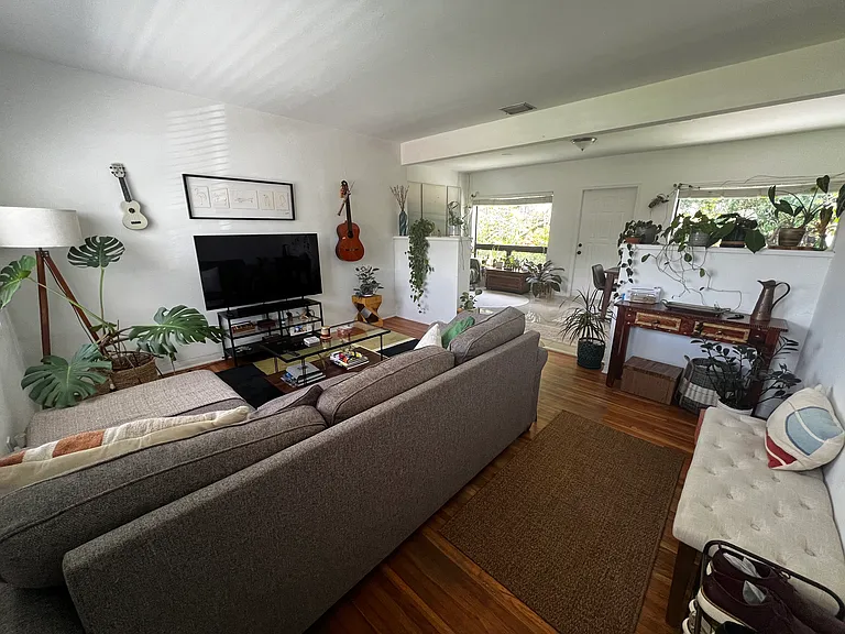 5758 SW 27th St — Photo 3
