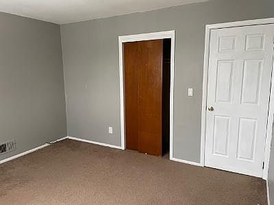 5th image of 190 Melba St #B