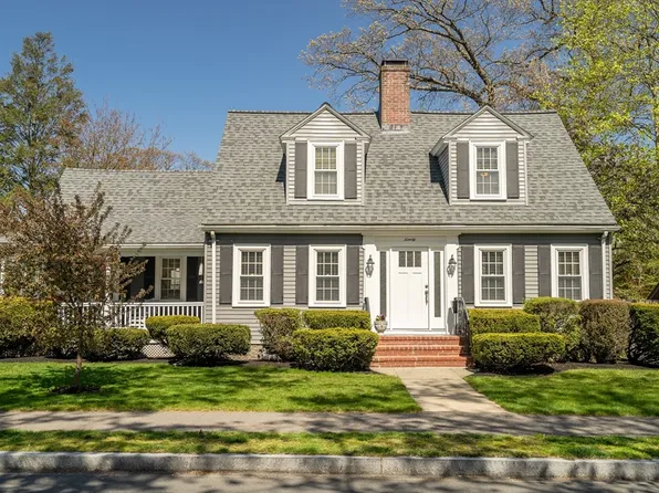 90 Governors Rd, Milton, MA 02186