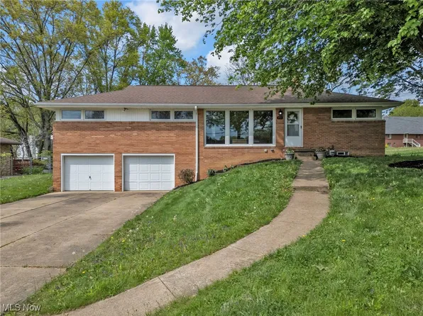 8701 Colton St NW, Massillon, OH 44646