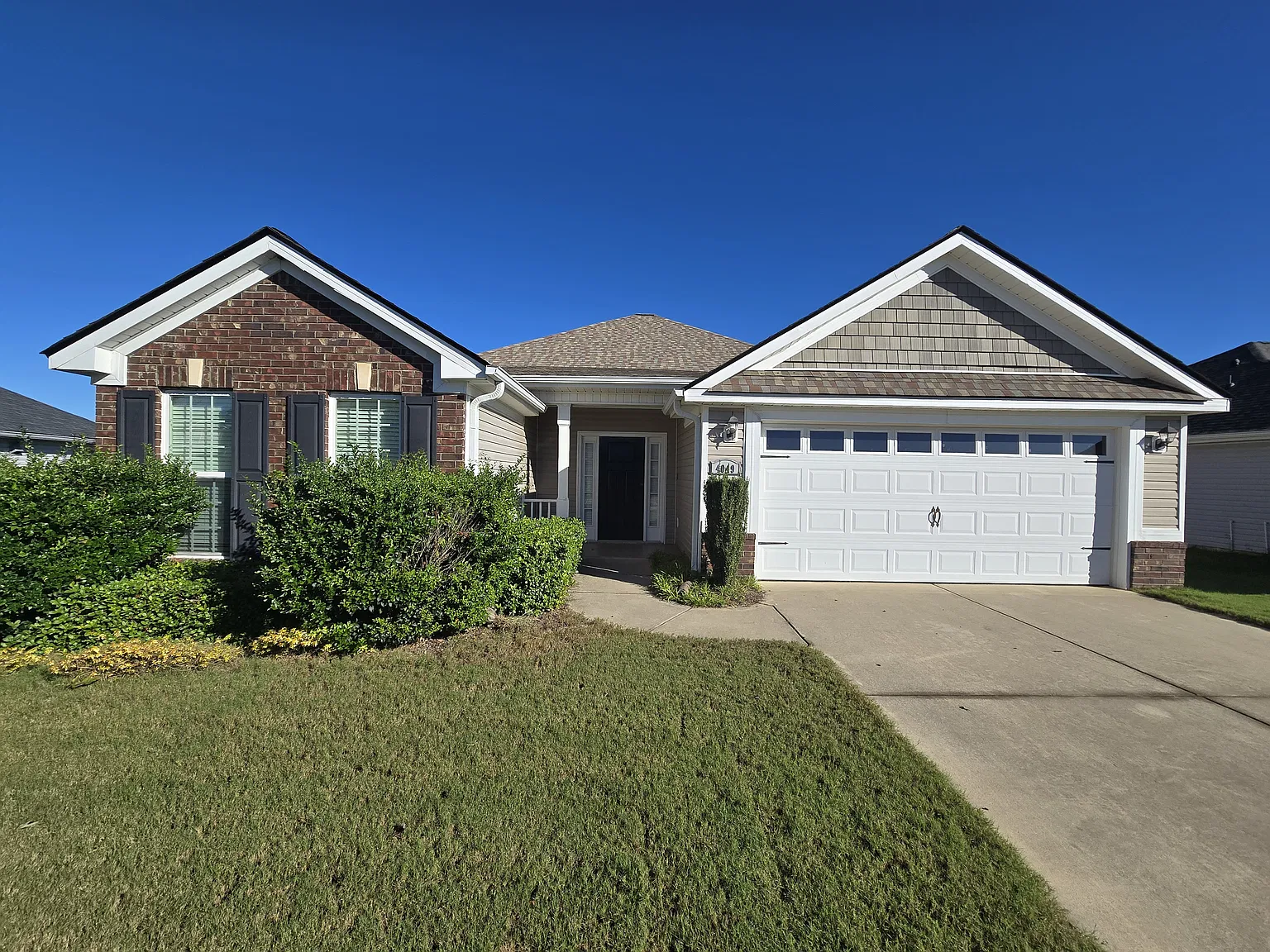 3 bed, 1858 sqft, $1,995 — Photo 1