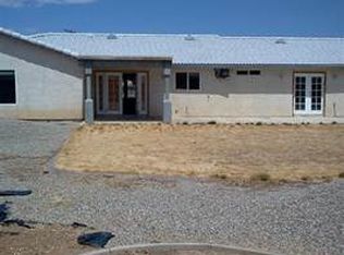 14481 Tonikan Rd, Apple Valley, CA 92307