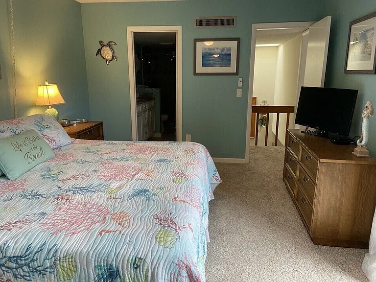 825 Center St #13C — Photo 20
