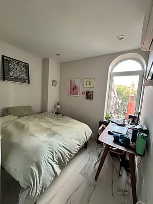 Rented by Prime Square Realty | media 4