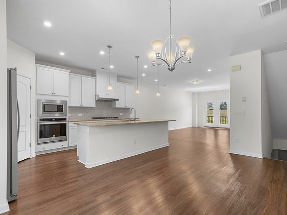 5th image of 4105 Mahal Ave