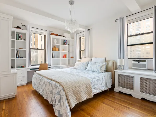 18 West 70th Street image 6 of 22