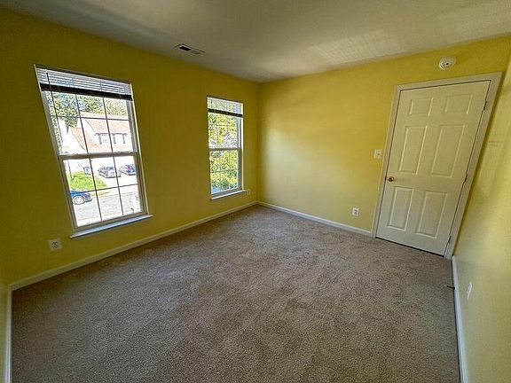4th image of 5 Sarrington Ct