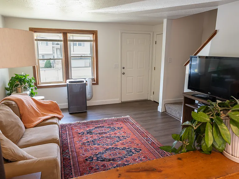 12 Stockman Ave #B — Photo 3