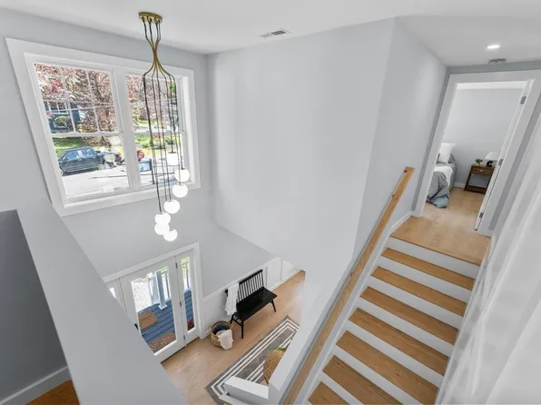 44 Mount Hood Ter, Melrose, MA 02176