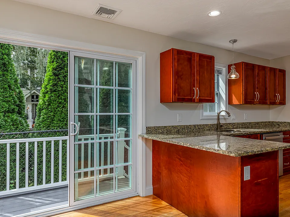 12 Woodbury Ct