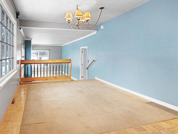 4th image of 2733 Locust St