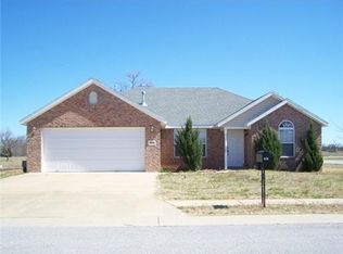 920 Eagle Crest Dr, Pea Ridge, AR 72751