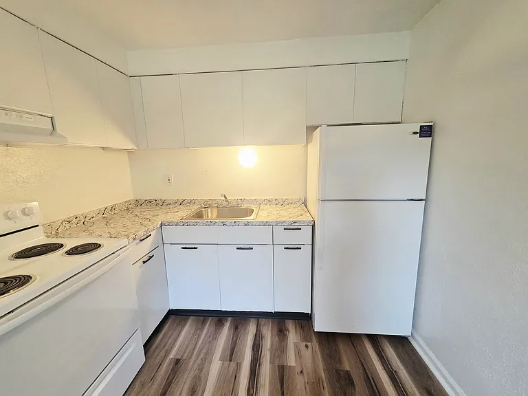 564 Caddy Dr — Photo 8