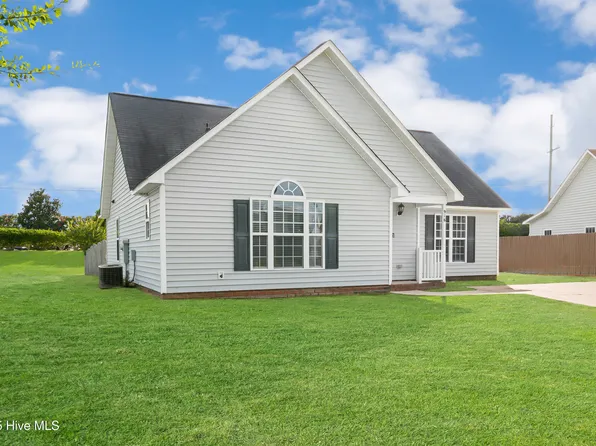 916 Penncross Drive, Greenville, NC 27834