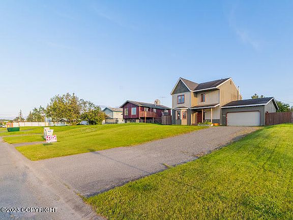 3rd image of 367 W Katmai Ave