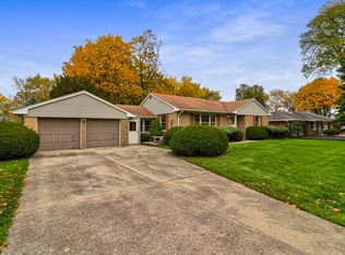 304 E School Ln, Prospect Heights, IL 60070