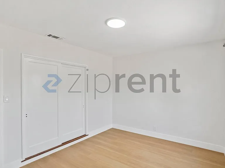 1835 Catherine St — Photo 22
