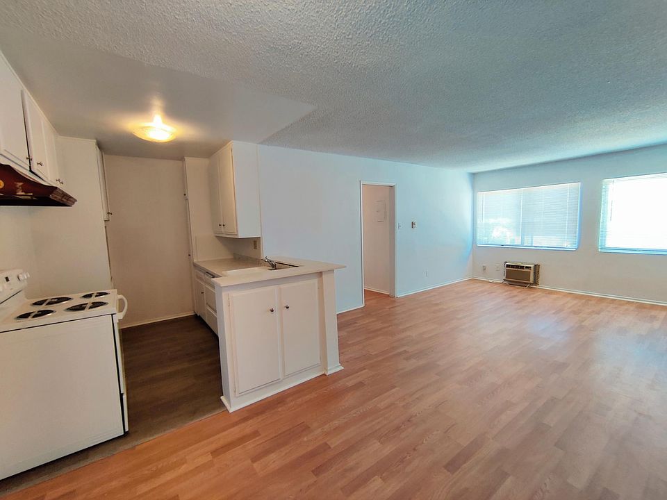 1st image of 14205 Burbank Blvd APT 7